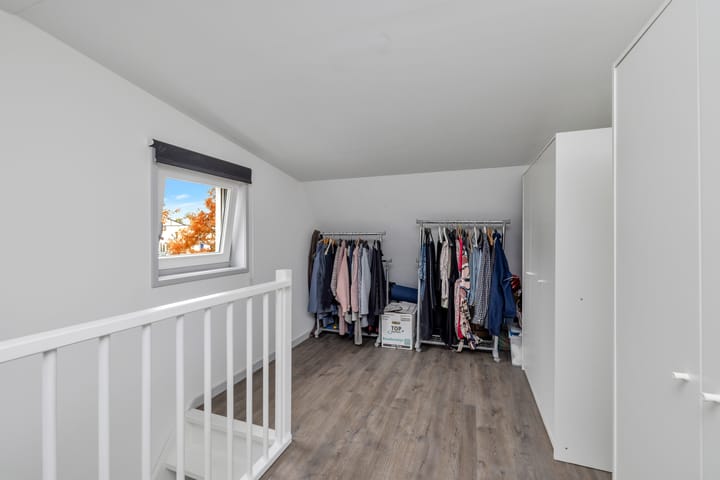 Photo 59 of Burgemeester van Nienesstraat 11