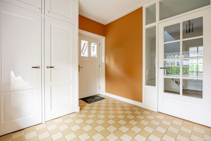 Foto 2 van Van Hogendorplaan 7