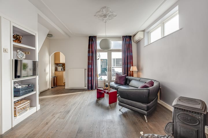 Photo 7 of Bloemstraat 3