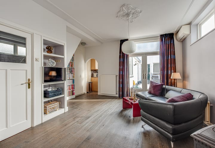 Photo 8 of Bloemstraat 3