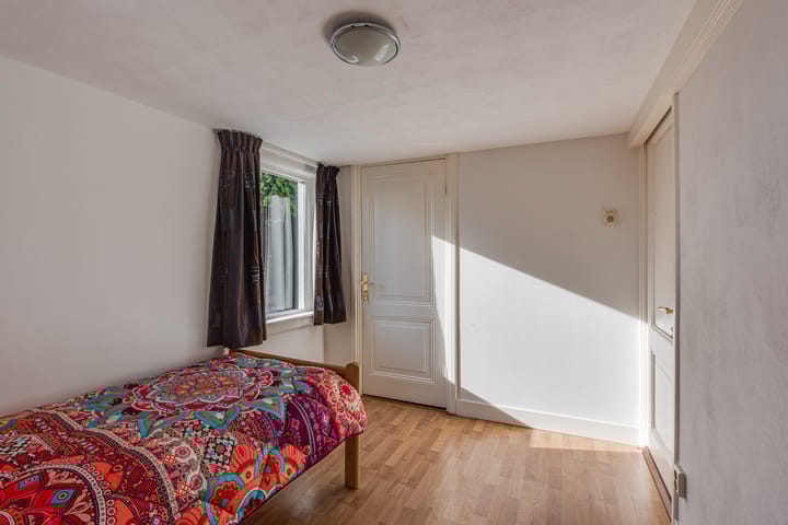 Photo 24 of Bloemstraat 3