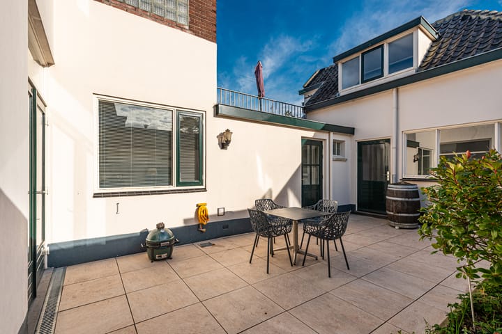 Photo 28 of Bloemstraat 3