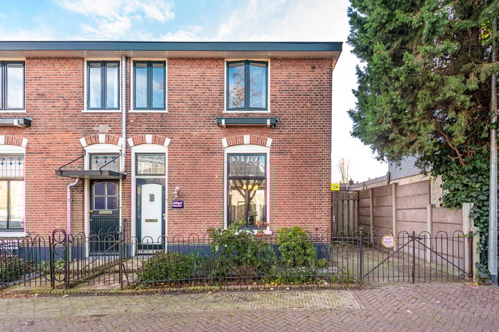 Photo 32 of Bloemstraat 3