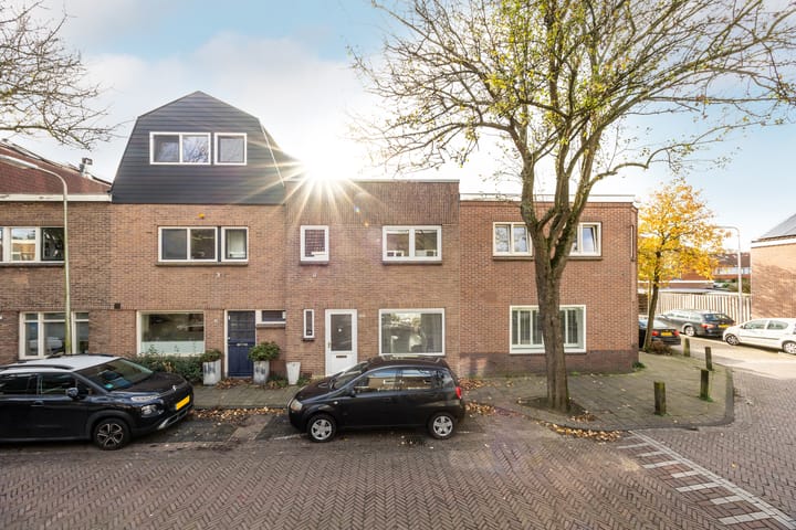 Lombokstraat 24