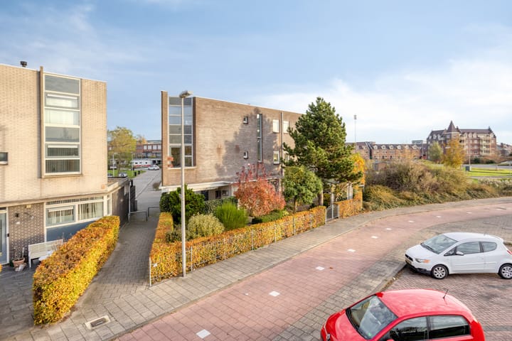 Photo 45 of Amazonelaan 2