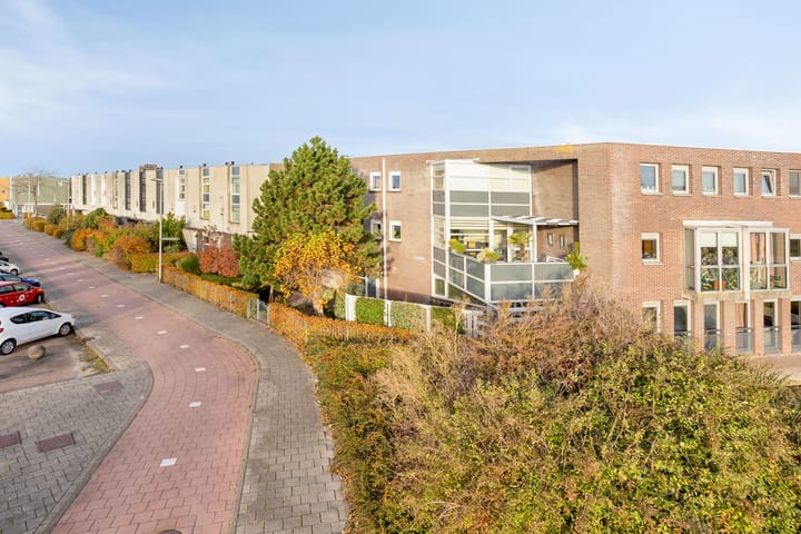 Photo 47 of Amazonelaan 2