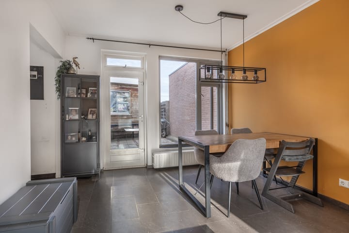 Photo 9 of Koningin Wilhelminastraat 79