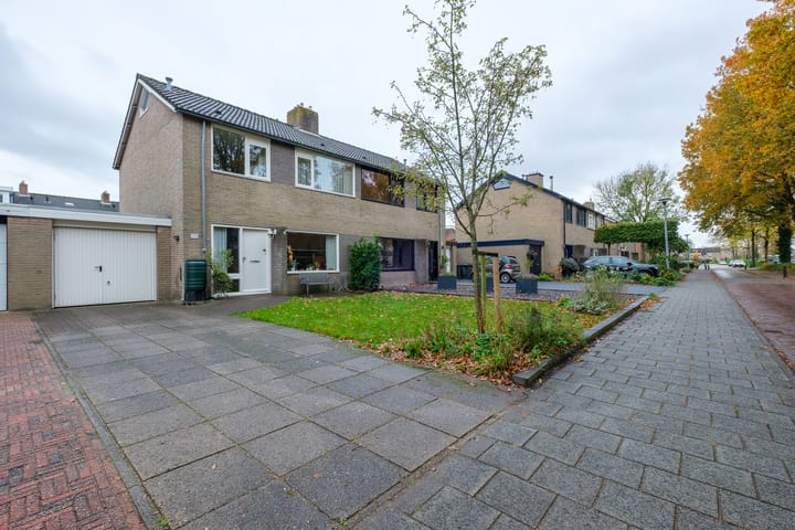 Photo 1 of Meester Neuteboomstraat 52