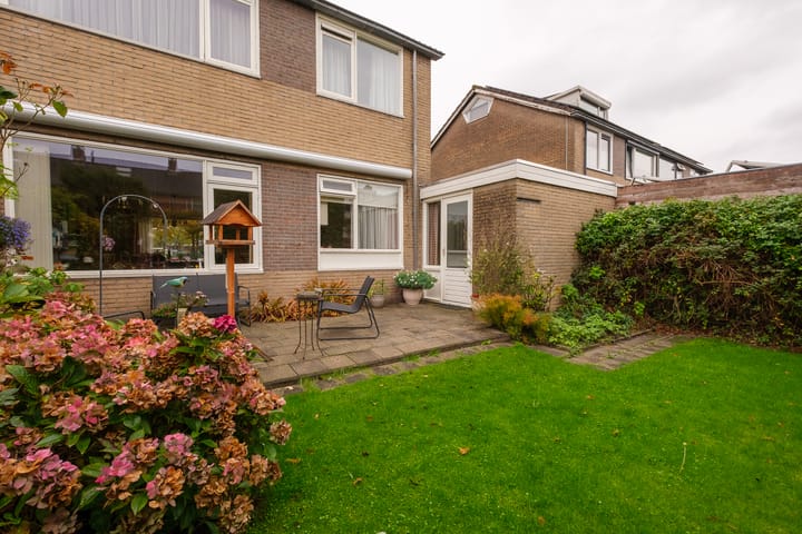 Photo 39 of Meester Neuteboomstraat 52