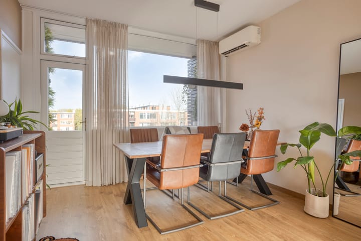 Photo 12 of Aagje Dekenstraat 22-B