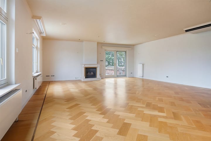 Photo 2 of Aalstraat 1