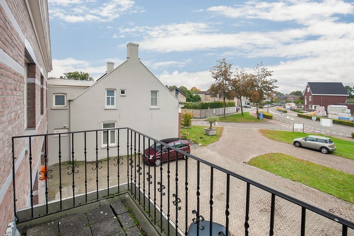 Photo 35 of Aalstraat 1