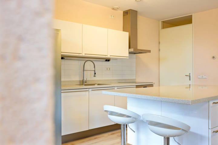 Photo 10 of Eva Besnyöstraat 45