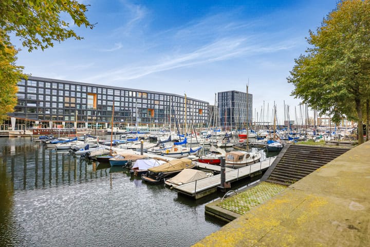 Photo 16 of Eva Besnyöstraat 45