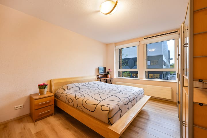 Photo 17 of Eva Besnyöstraat 45