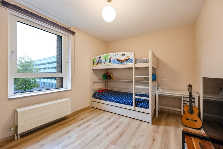 Photo 21 of Eva Besnyöstraat 45