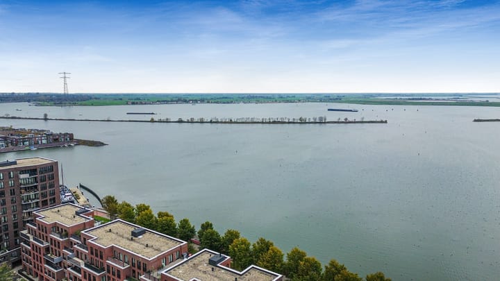 Photo 27 of Eva Besnyöstraat 45