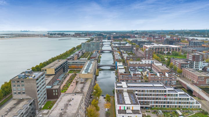 Photo 29 of Eva Besnyöstraat 45