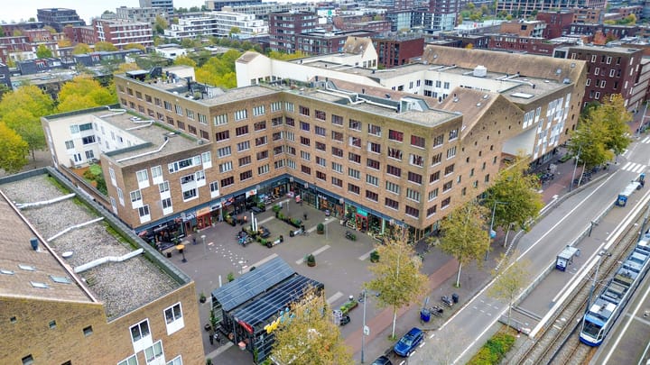 Photo 31 of Eva Besnyöstraat 45