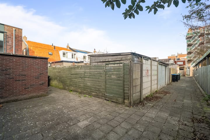 Photo 18 of Hertzogstraat 102