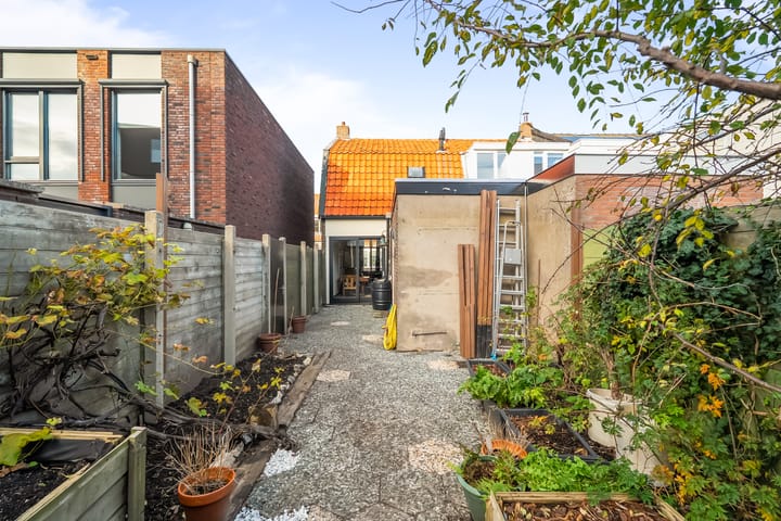 Photo 16 of Hertzogstraat 102