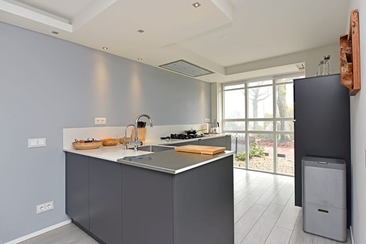 Photo 6 of Groen van Prinstererstraat 30