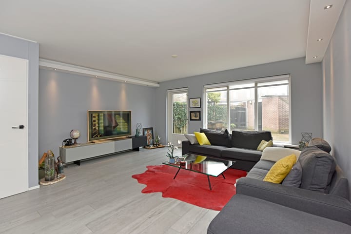 Photo 3 of Groen van Prinstererstraat 30