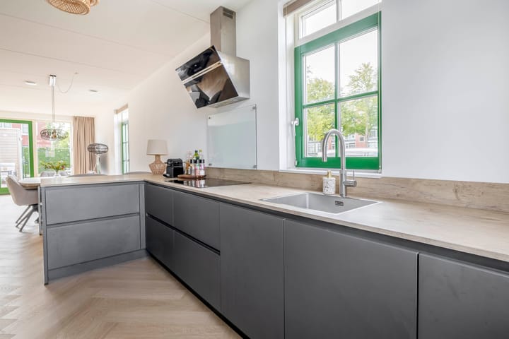 Photo 18 of Mgr. W.M. Bekkerslaan 98