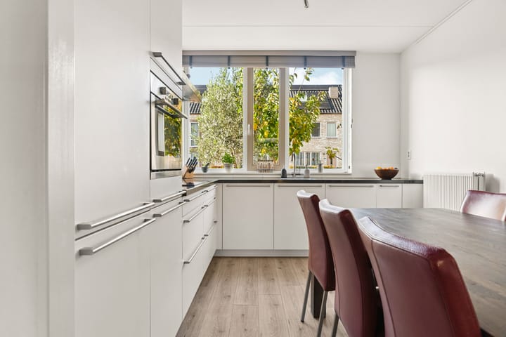 Photo 13 of Cataloniëstraat 36