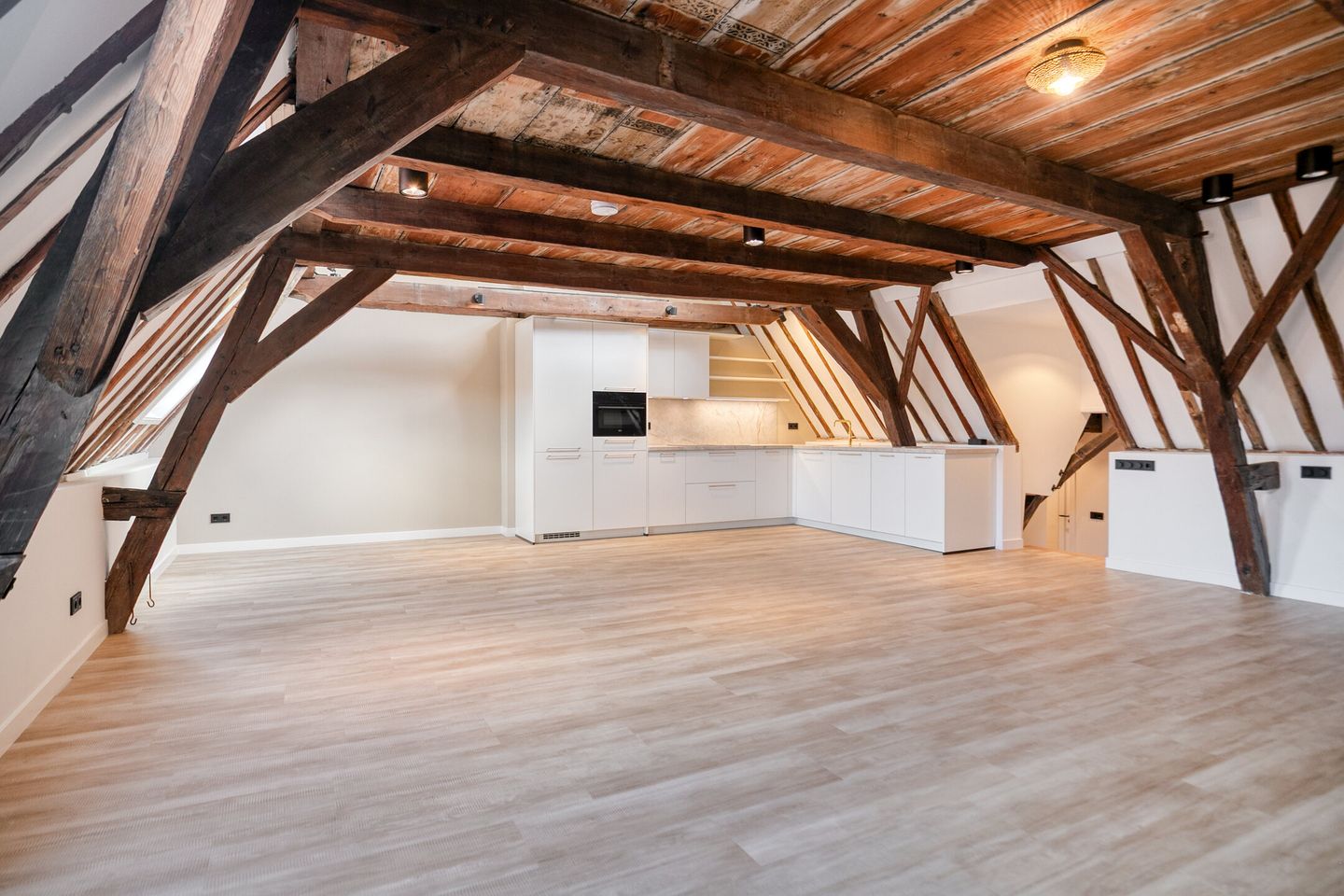 Photo 10 of Wagenaarstraat 13-B