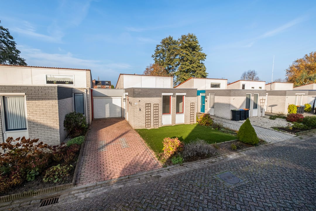 Photo 1 of Melisse 28