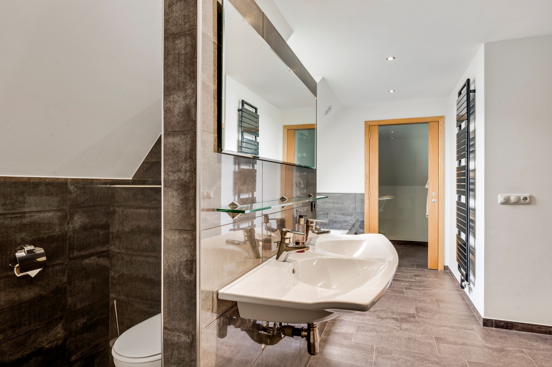 Foto 33 van Veldbloemstraat 6