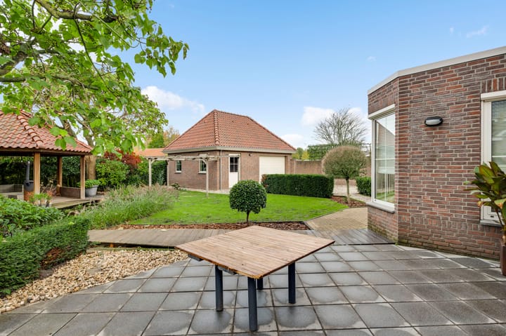 Foto 43 van Veldbloemstraat 6