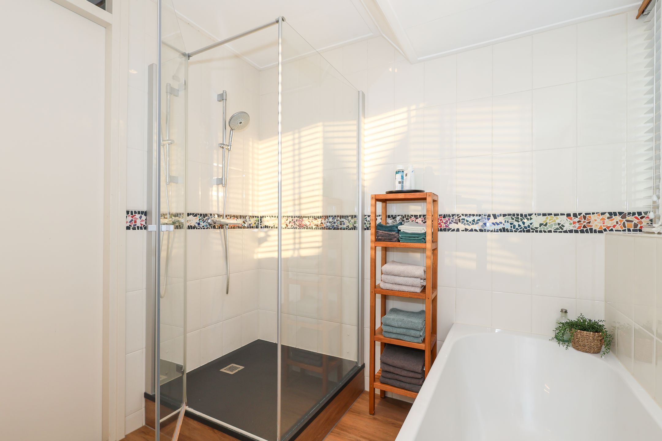 Photo 39 of Voorweg 60