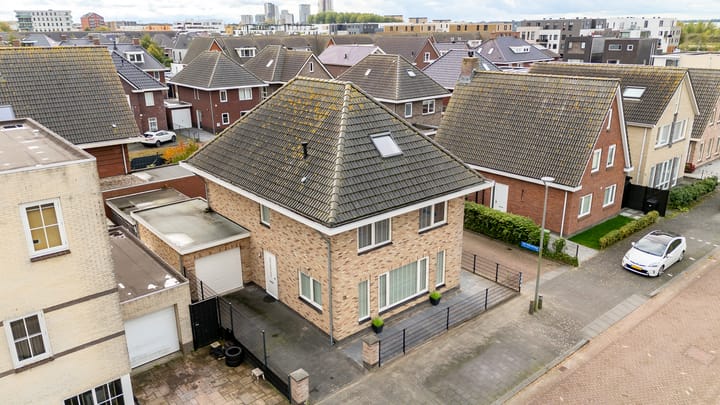 Photo 47 of Robert Pearystraat 20