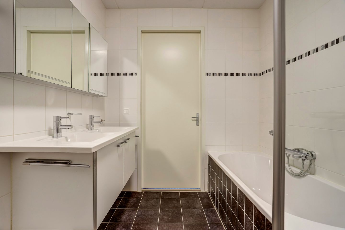 Foto 25 van Dirk III straat 5