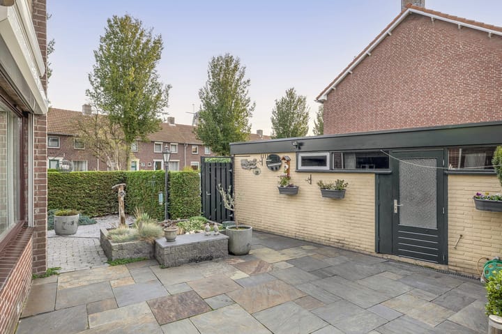 Photo 32 of Zeestraat 1