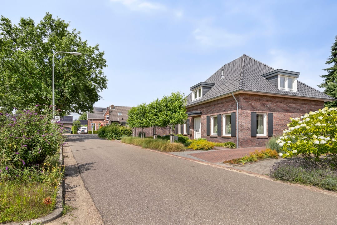 Photo 8 of Beekstraat 3