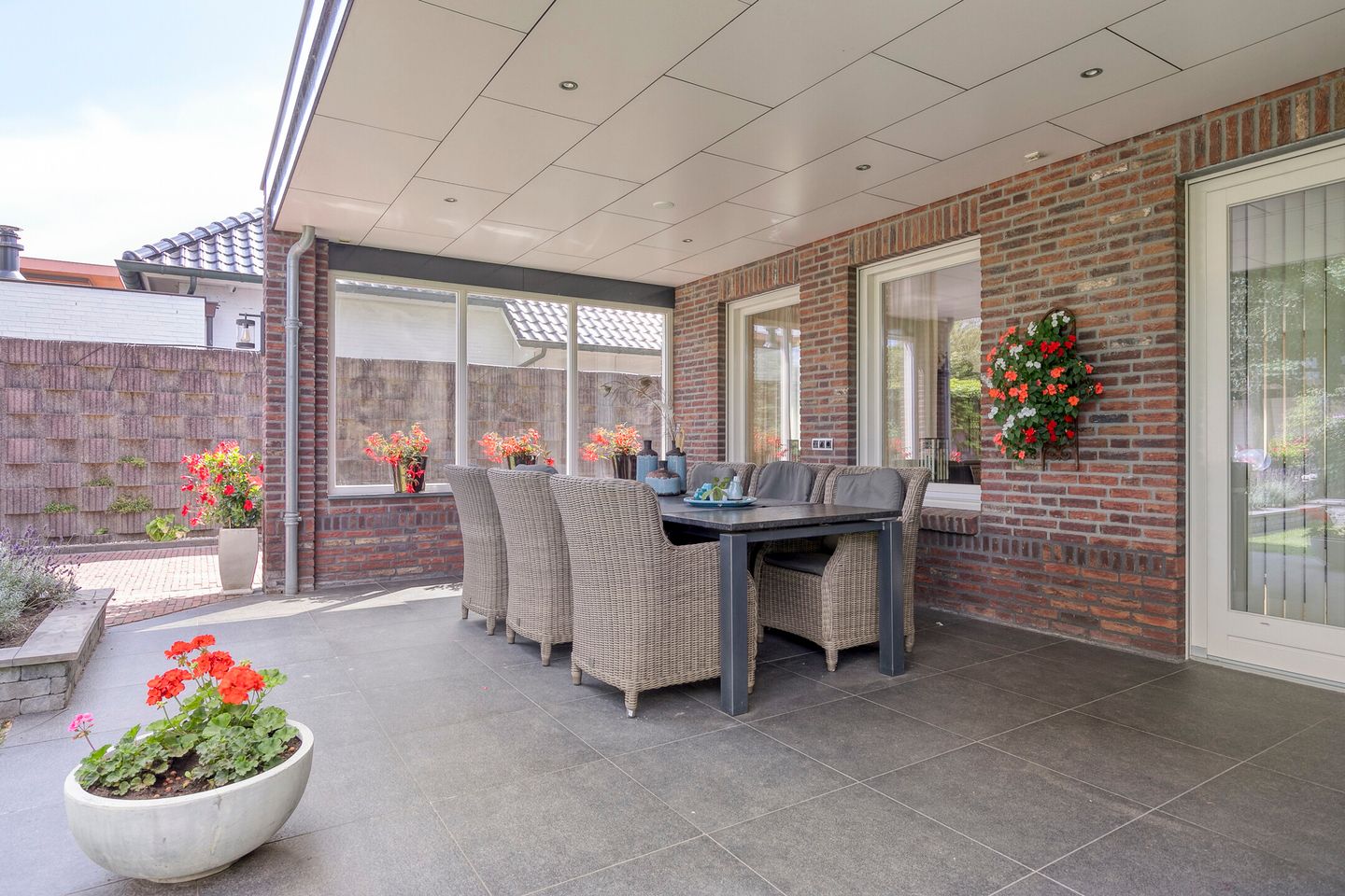 Photo 49 of Beekstraat 3