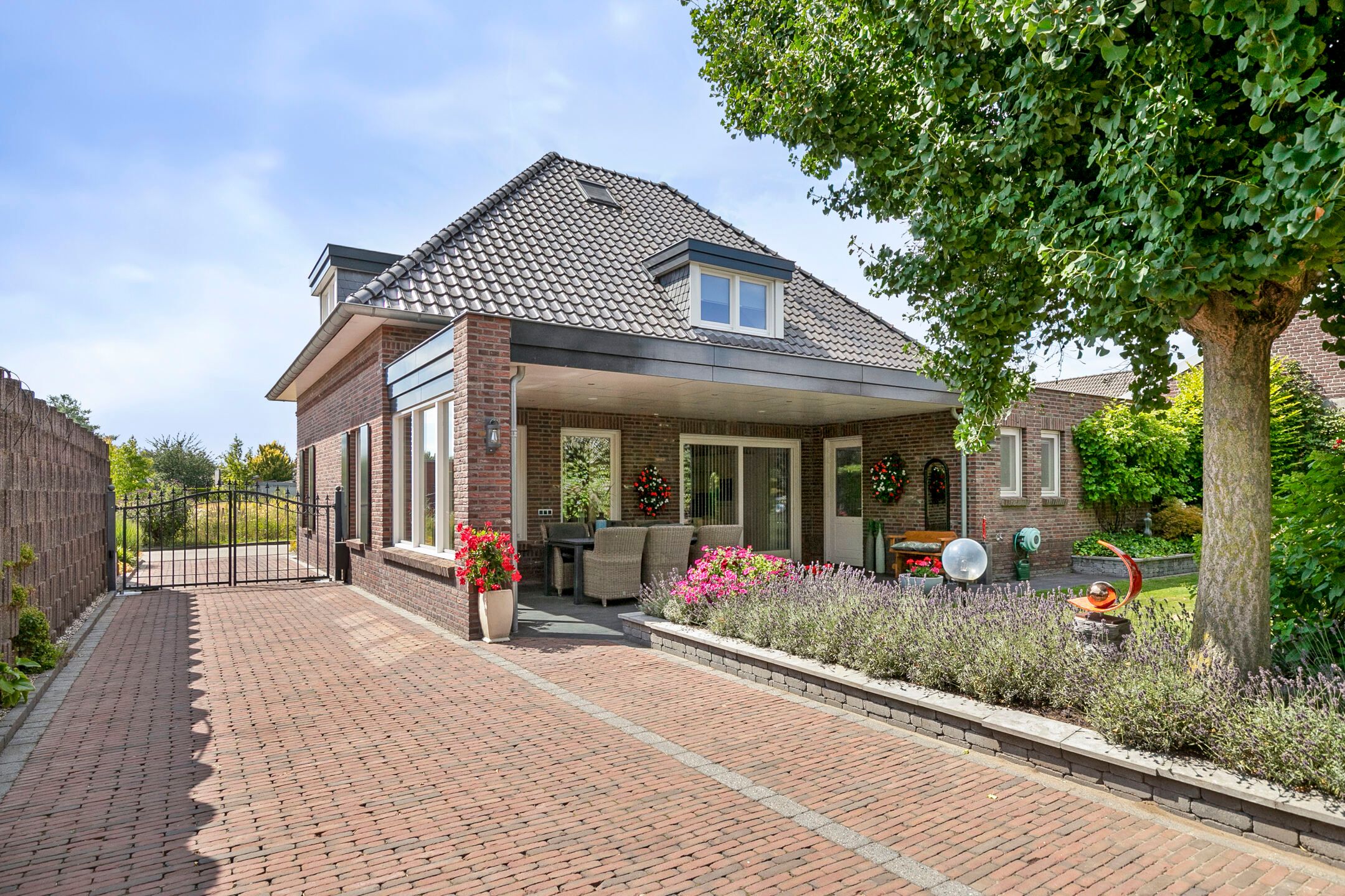 Photo 54 of Beekstraat 3