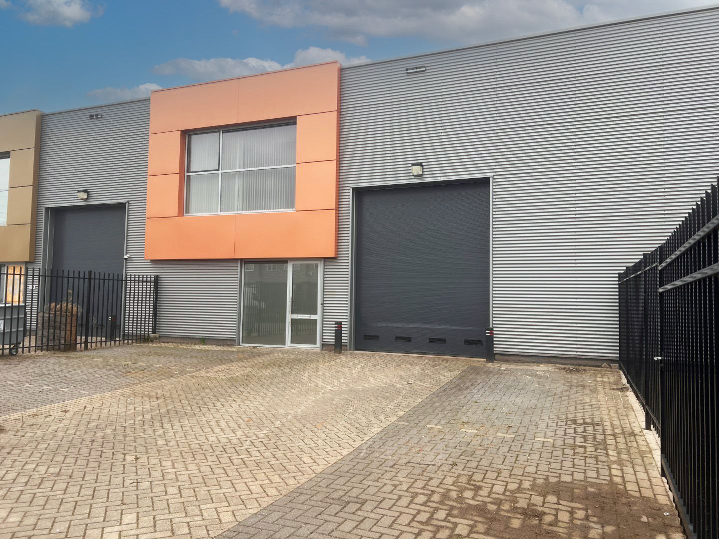 Bekijk foto 3 van Zirkoon 236