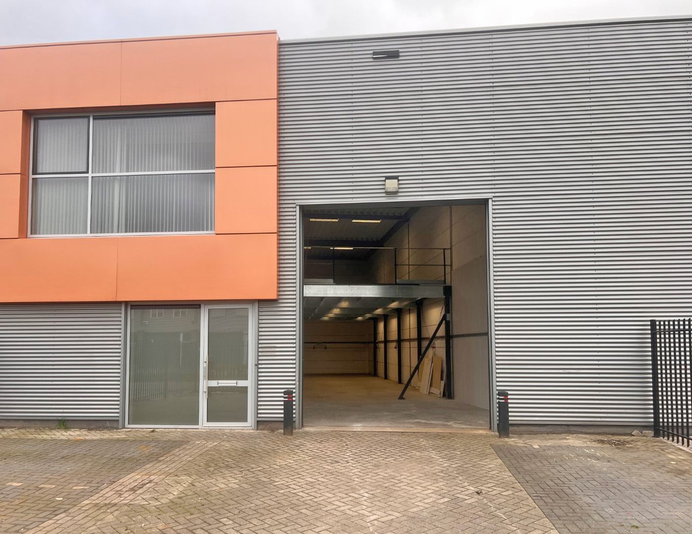 Bekijk foto 4 van Zirkoon 236