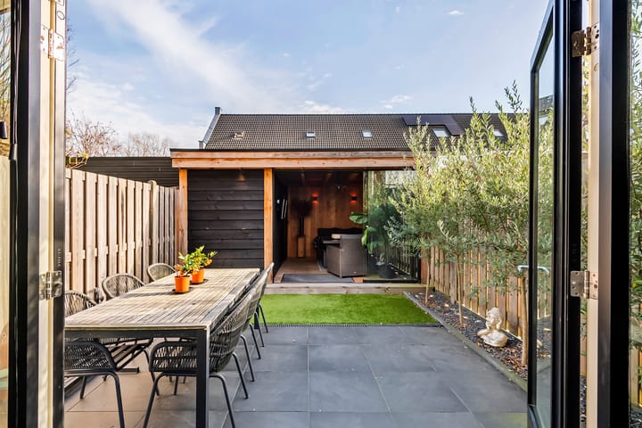 Photo 31 of Buitenhof 32