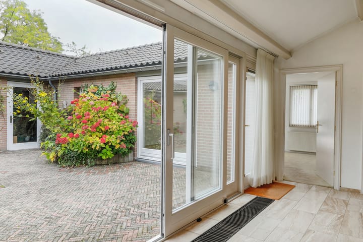 Foto 13 van Burgemeester Mazairaclaan 49