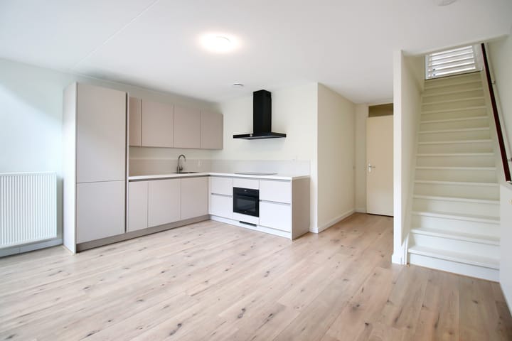 Photo 3 of Mattenbiesstraat 125