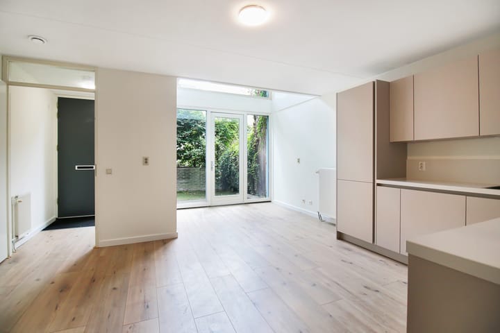 Photo 13 of Mattenbiesstraat 125