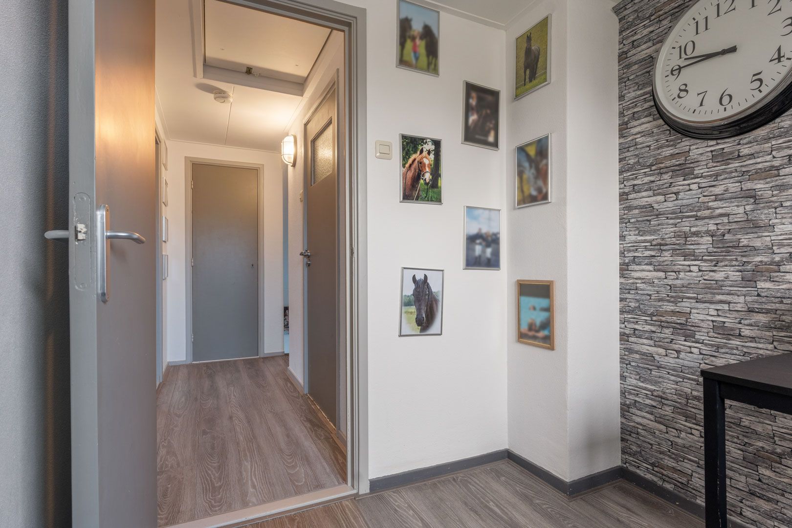 Photo 24 of van Houtenstraat 18