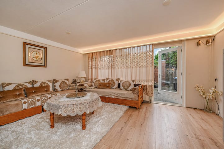 Photo 3 of Middenmolenlaan 189