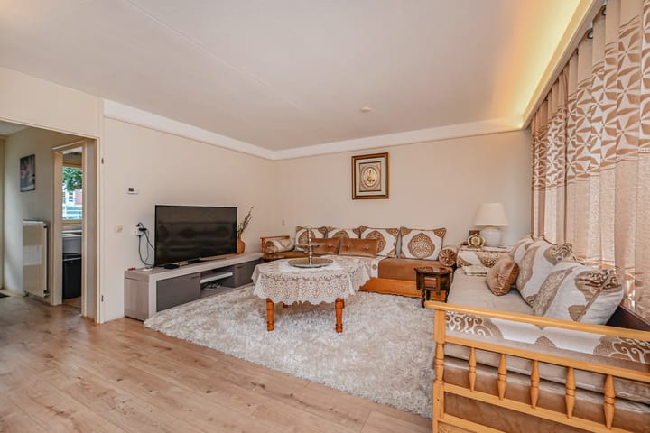 Foto 11 van Middenmolenlaan 189