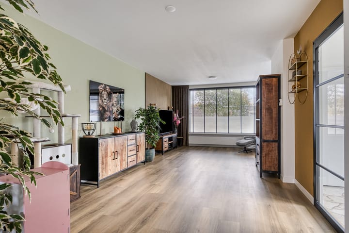 Photo 11 of Eikenlaan 27